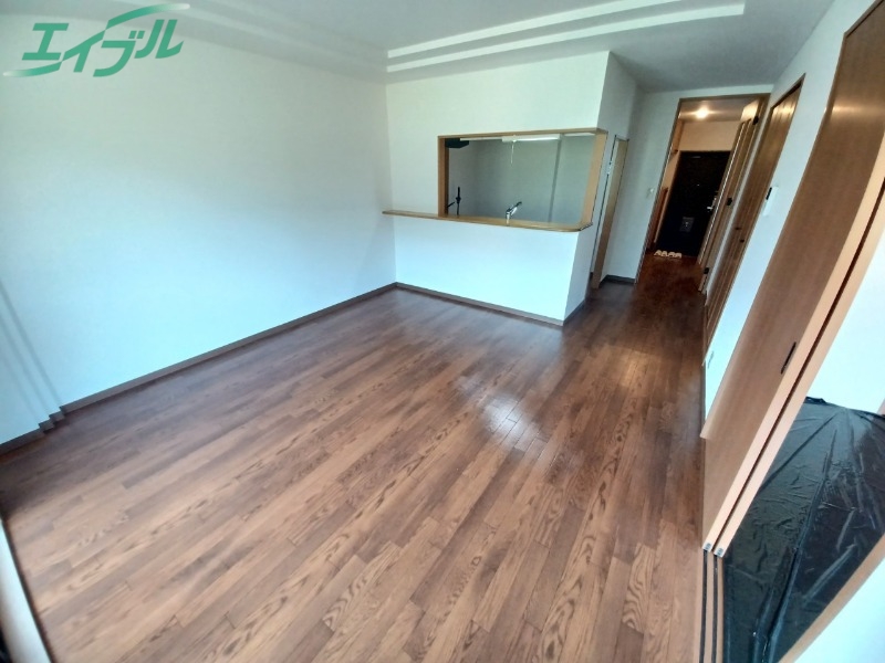 居室・リビング　同物件別室画像