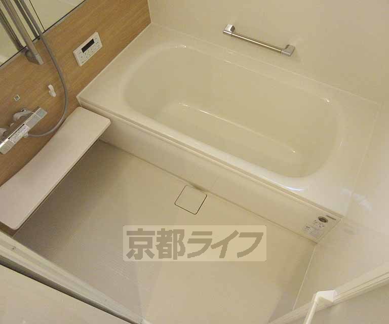 バス・シャワールーム　一坪タイプのお風呂です