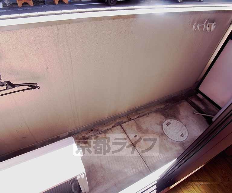 バルコニー　しっかりしたバルコニー付き