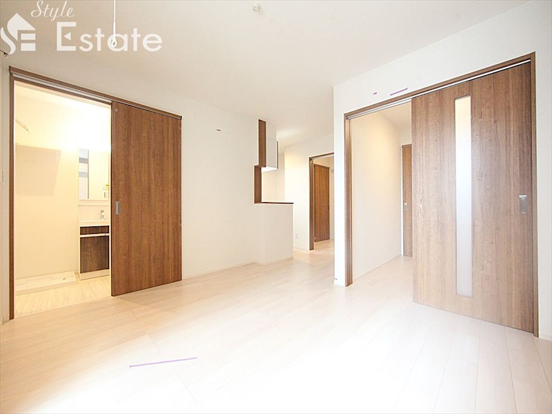 居室・リビング　内装