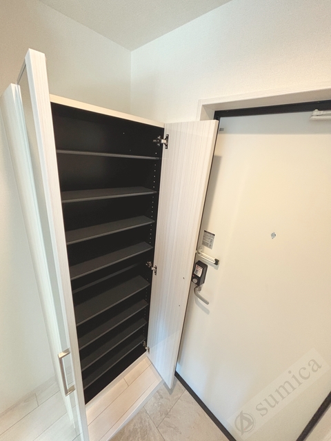 玄関　沢山の靴を収納可能です♪♪