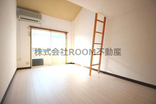 居室・リビング　落ち着いた雰囲気の外観です