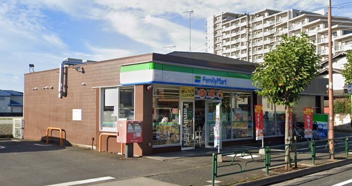 コンビニ　ファミリーマート　南田中1丁目店（コンビニ）まで243m