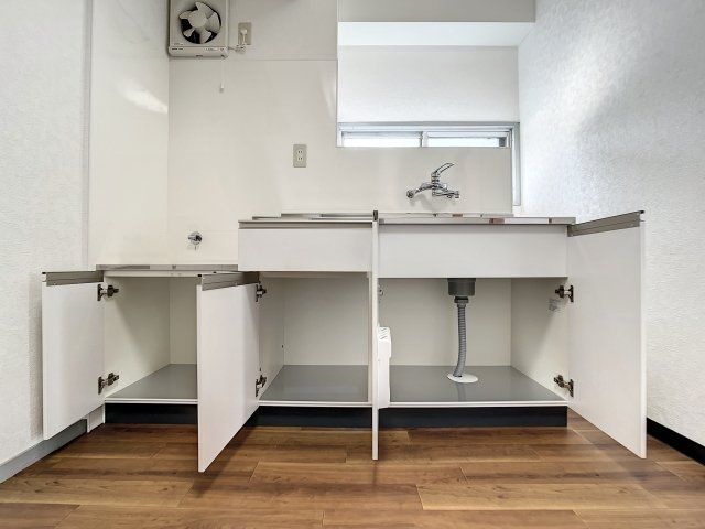 その他　北区赤羽１丁目　小林ビル