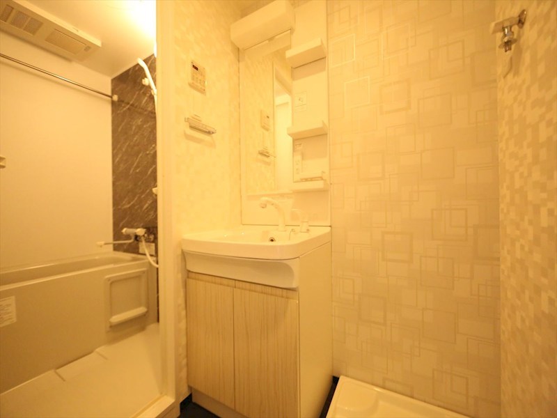 洗面設備　脱衣所　独立洗面台（シャンプードレッサー付）