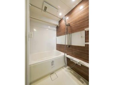 バス・シャワールーム　※別部屋の参考写真です。