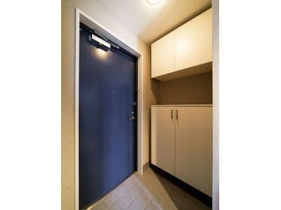 玄関　※別部屋の参考写真です。