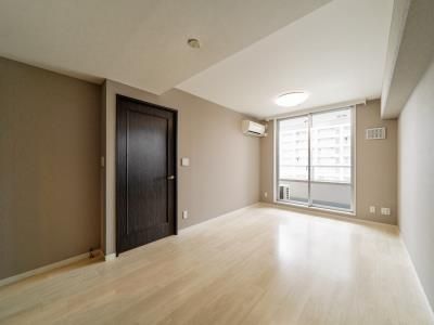 居室・リビング　※別部屋の参考写真です。