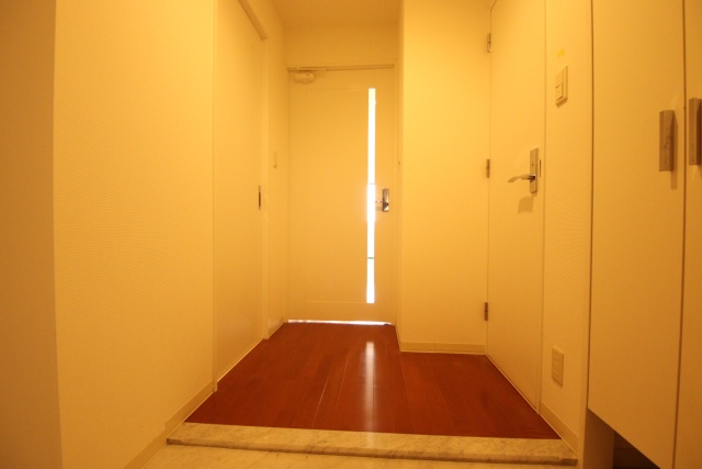 玄関　※別室の参考写真の為、現況優先です。