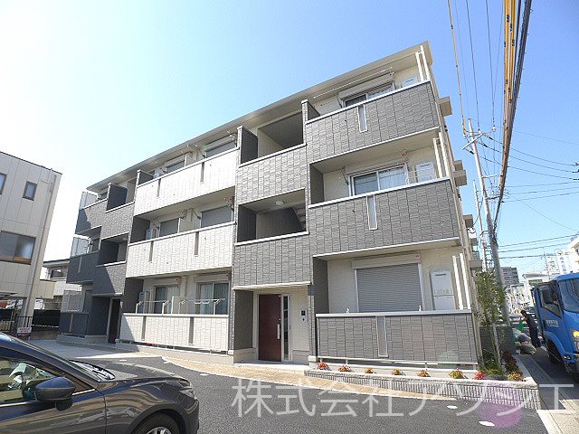 建物外観　メゾンドコンフォールのご紹介は住いの窓口アソシエにお任せくだ