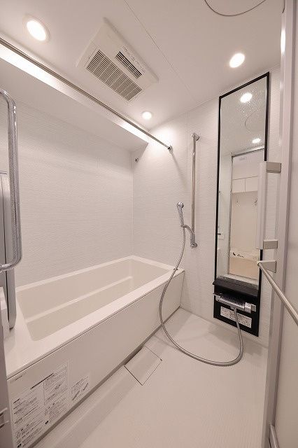 バス・シャワールーム　コンパクトで使いやすいお風呂です