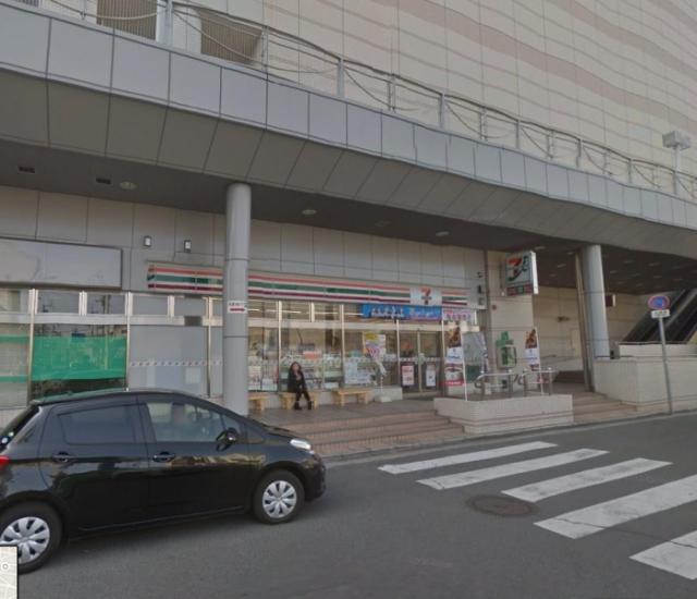 コンビニ　セブンイレブン高松瓦町駅東口（コンビニ）まで276m