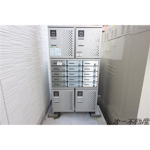 ロビー　宅配ボックス