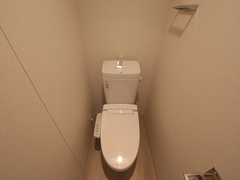 トイレ　温水洗浄暖房便座付トイレ