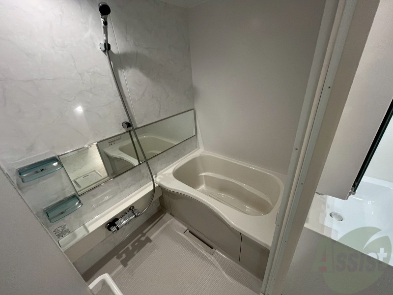 バス・シャワールーム　お風呂になります。一日の疲れを癒してくださいね。