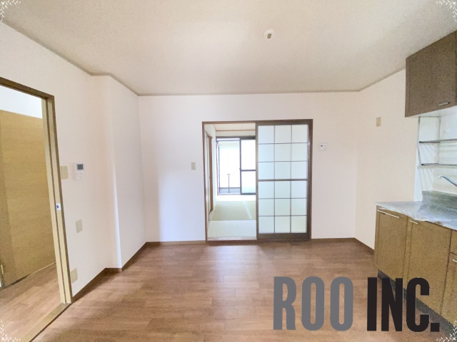 居室・リビング　写真は反転のお部屋です