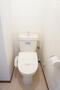 トイレ　洗浄便座付きのトイレです