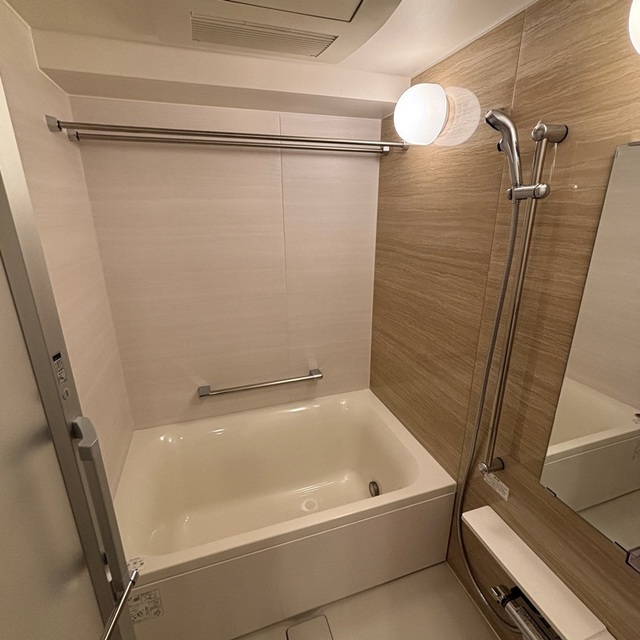 バス・シャワールーム　※写真は同タイプ住戸です。