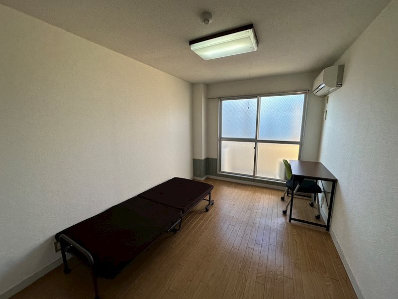 居室・リビング　別号室の参考写真です★（実際のお部屋とは異なります）