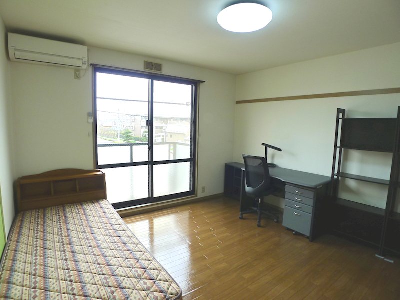 居室・リビング　広い8帖の部屋