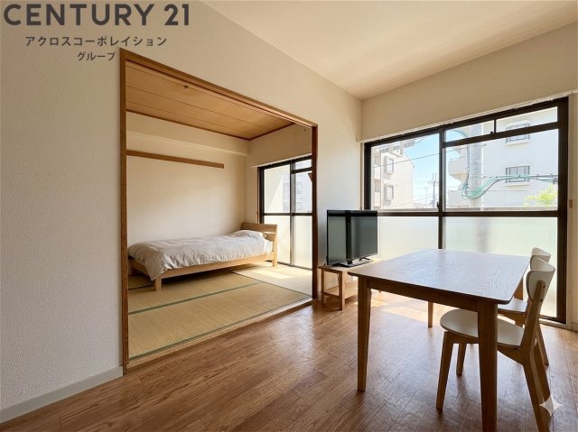 居室・リビング　南向きで日当たり良好なお部屋です！