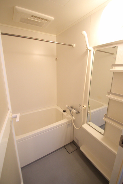 バス・シャワールーム　一日の疲れを癒してください