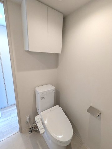 トイレ　温水洗浄便座です