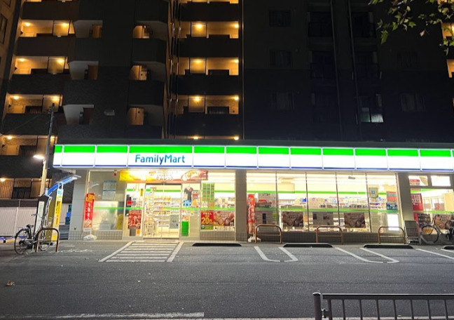 コンビニ　ファミリーマート スリーウェル新横浜店（コンビニ）まで204m