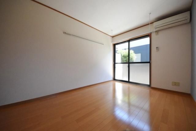 居室・リビング　★明るい洋室★