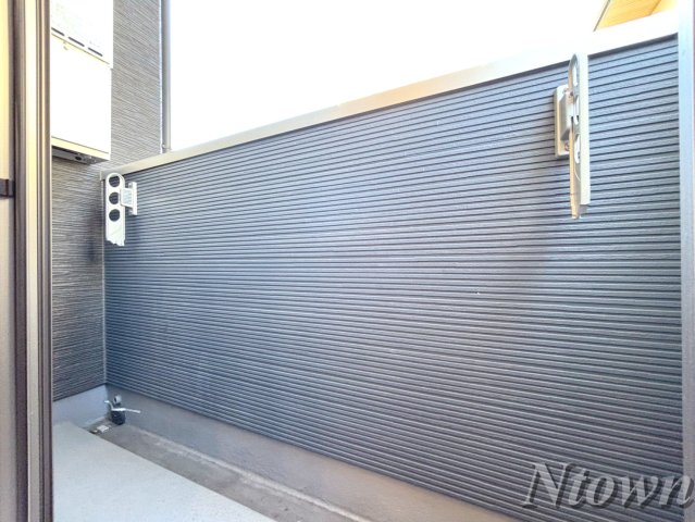 バルコニー　開放的で明るい空間を演出してくれるバルコニーです