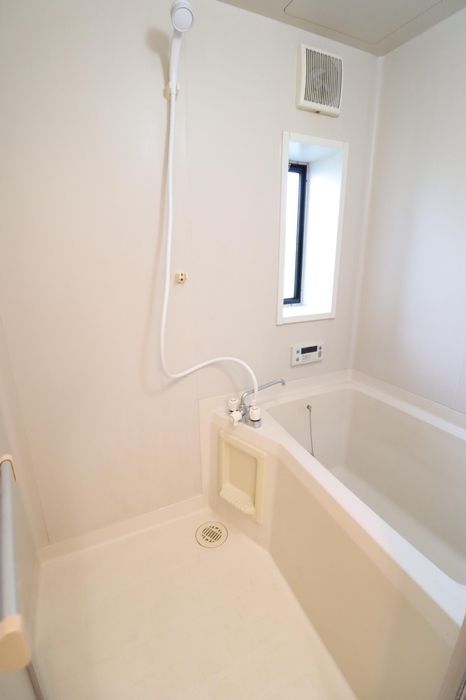 バス・シャワールーム　お風呂で日々の疲れを落としましょう