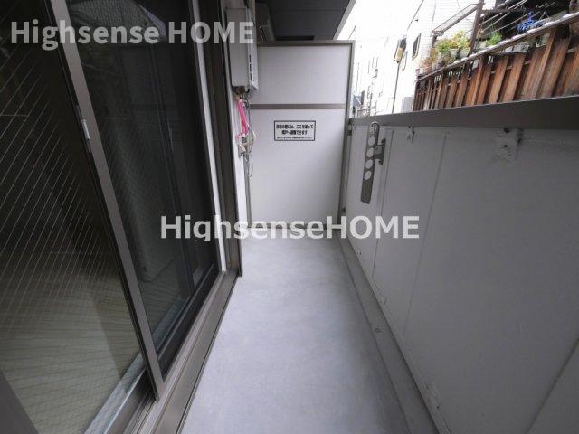 バルコニー　外からの目が気にならないバルコニーで洗濯物が干せます