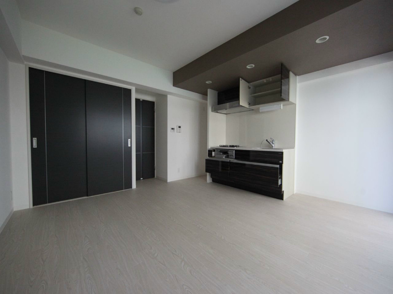 居室・リビング　ＬＤＫ12.8帖　洋室5.5帖とつなげても仕切っても使えます