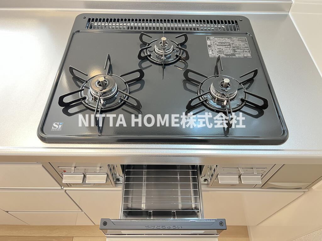 その他設備　3口ガスコンロ&グリル付き！