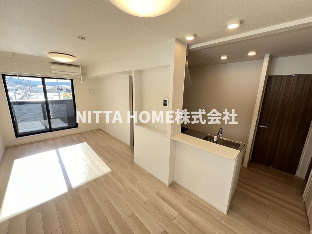 居室・リビング　リビングは13.3帖です♪