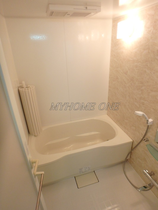 バス・シャワールーム　浴室