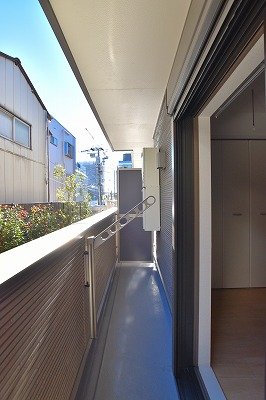 バルコニー　お洗濯にも便利なバルコニー付き