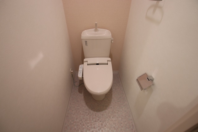 トイレ　※別室の参考写真の為、現況優先です。