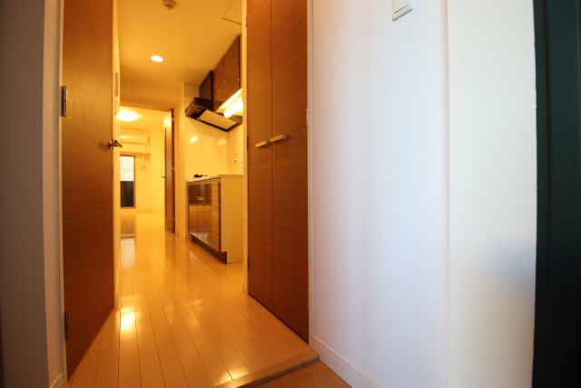 玄関　※別室の参考写真の為、現況優先です。