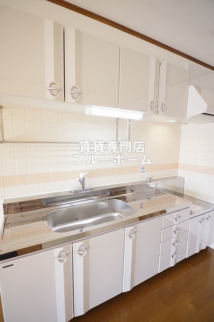 キッチン　キッチン収納豊富！