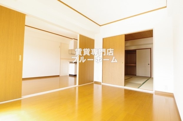 その他部屋・スペース　リビング横6帖の洋室！