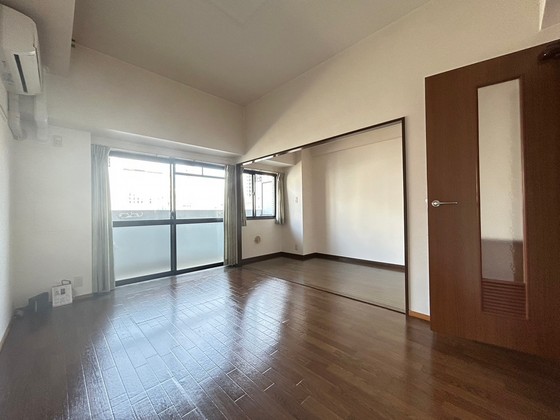 居室・リビング　※別部屋の写真です