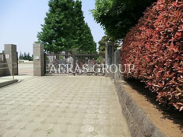 中学校　練馬区立開進第二中学校（中学校）まで810m