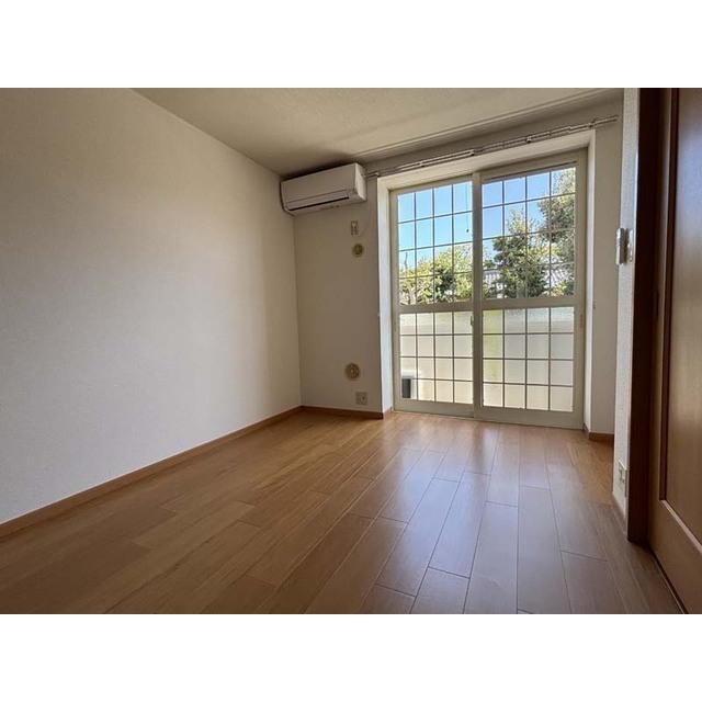 居室・リビング　※１０３にて撮影（１０２は反転）