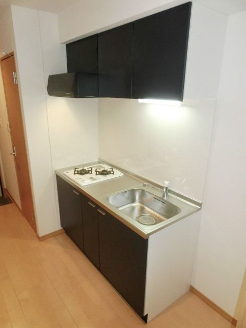 キッチン　お掃除のしやすいシステムキッチンです。