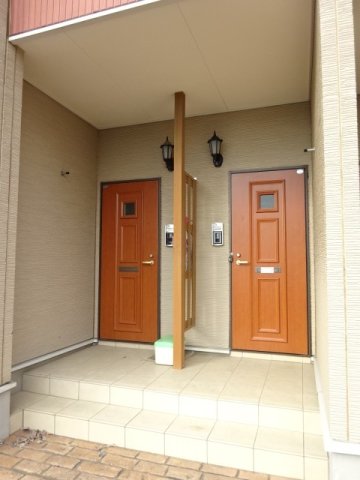 エントランス　ゆとりのあるエントランスです
