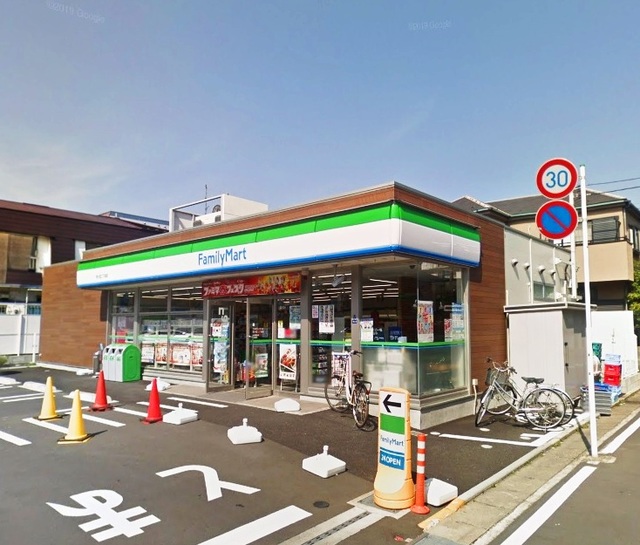 コンビニ　ファミリーマート市川宝二丁目店（コンビニ）まで334m