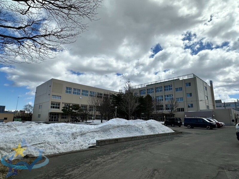 小学校　札幌市立幌南小学校（小学校）まで823m