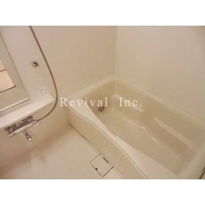 バス・シャワールーム　追い焚き・浴室乾燥完備でございます