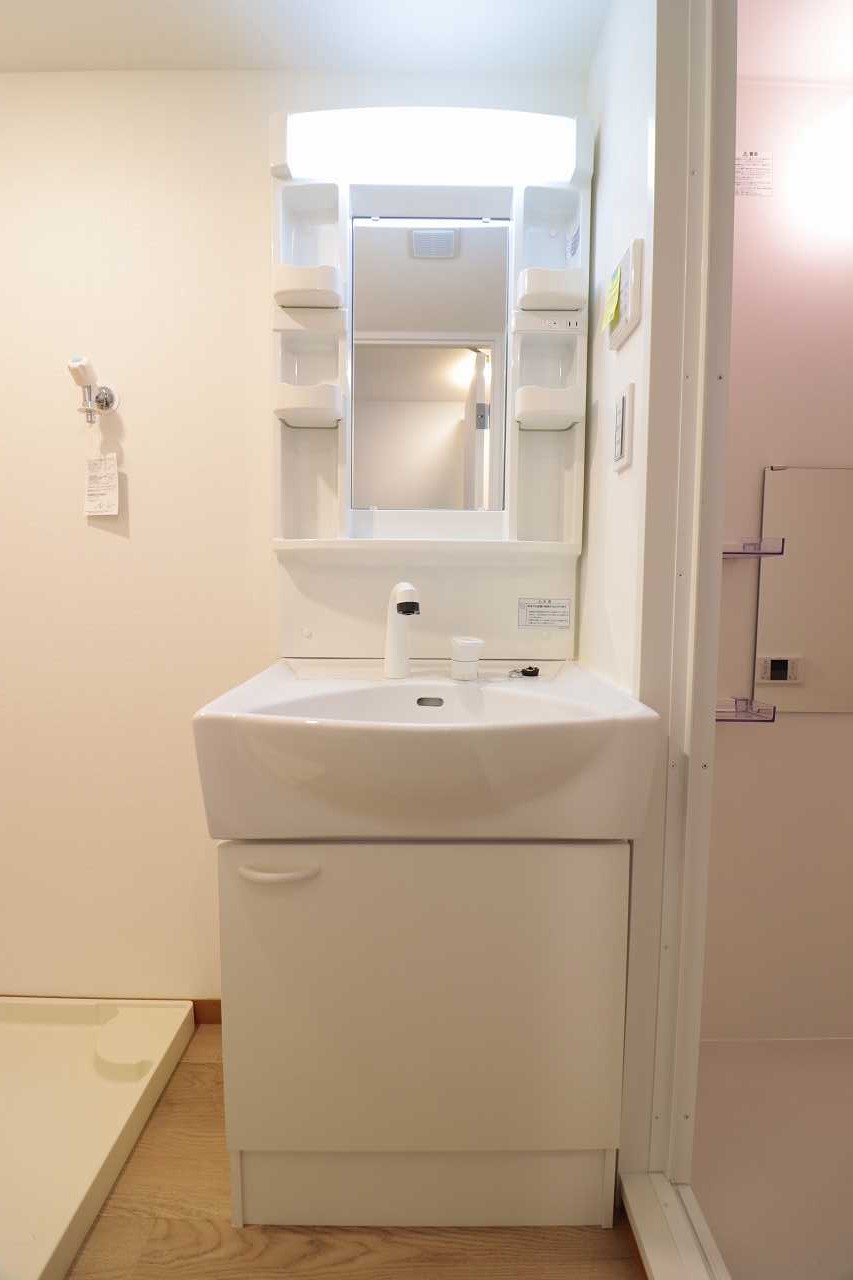 洗面設備　※同物件、別部屋の写真です。